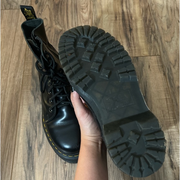 **SOLD** Doc Marten Platform Boots - Picture 6 of 10